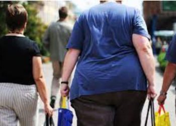 Estudio revela que personas con sobrepeso son más propensas a terminar en el hospital por COVID-19