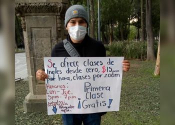 Joven vende clases de inglés a 15 pesitos