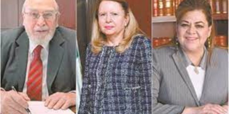 AMLO envía a sus candidatos a ministro de la Suprema Corte