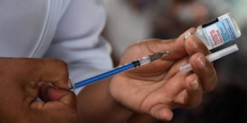 Buscan comercializar vacuna antiCovid de Moderna en México