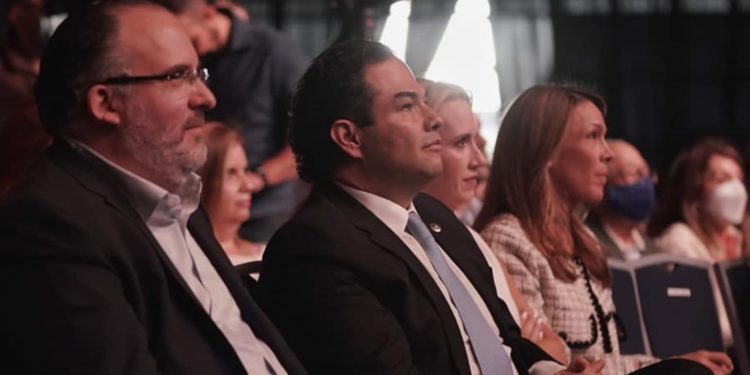 Afirma Enrique Vargas que jóvenes construirán senda para recuperar México