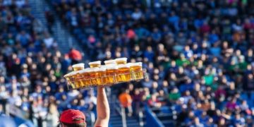Morena propone prohibir venta de cerveza en estadios