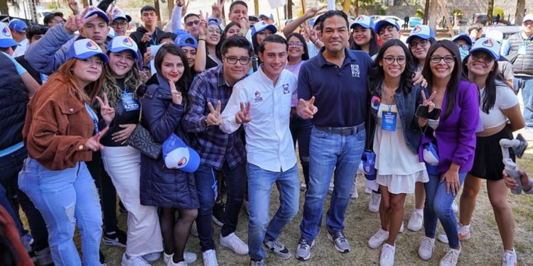 Propone Enrique Vargas mejores oportunidades para jóvenes mexiquenses