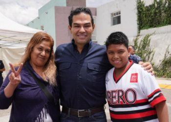 Enrique Vargas impulsa acceso a la salud para niños, niñas y adolescentes