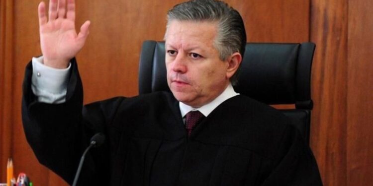 Renuncia de Zaldívar: cuestionamientos a una salida inconstitucional y políticamente motivada