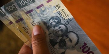 Aumento de aguinaldo de 15 a 30 días no es viable en México, asegura Coparmex