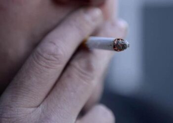 SCJN avala eliminación de zonas para fumadores en interiores