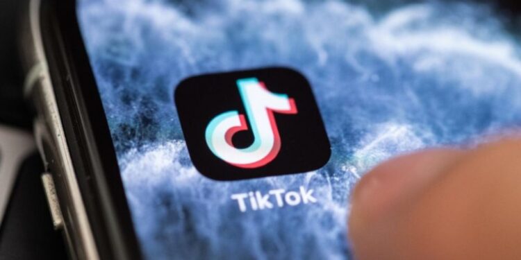 Legisladores estadounidenses presentan proyecto de ley para prohibir TikTok