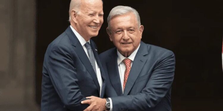 López Obrador discutirá medidas migratorias con Biden en llamada telefónica