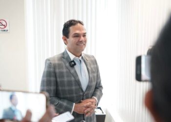 Enrique Vargas busca trabajar para México desde el Senado