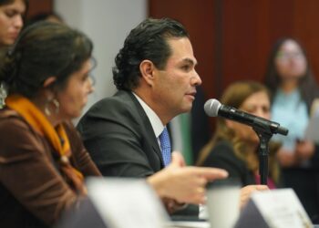 Enrique Vargas enfatiza importancia de trabajo en conjunto en el Senado