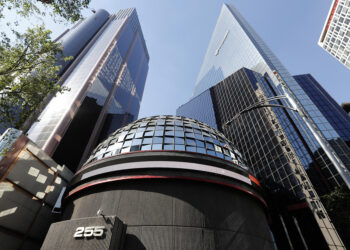 La Bolsa Mexicana de Valores cae a 66 mil 890.27 unidades, marcando una tendencia negativa en las últimas sesiones.