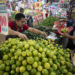 La inflación en México ha alcanzado un nuevo nivel del 4.02%, generando preocupaciones entre los consumidores y analistas económicos.