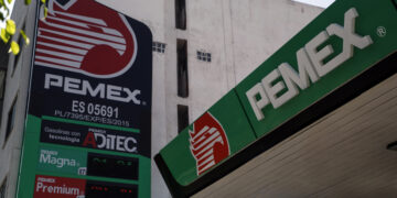 El acuerdo entre el Gobierno de México y el sector gasolinero busca garantizar precios accesibles de gasolina.