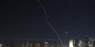 El FMI alerta que el conflicto en Medio Oriente puede agravar la inflación mundial, poniendo a prueba la resiliencia económica global.