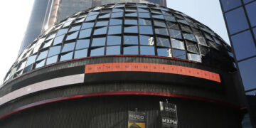 El mercado mexicano muestra una recuperación significativa tras semanas de pérdidas, avanzando un 3.98 % en la última semana.