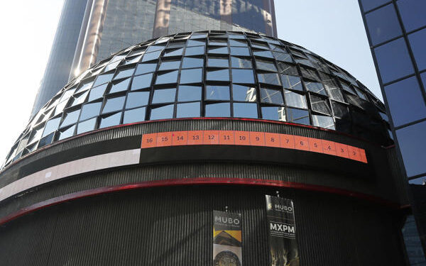 El mercado mexicano muestra una recuperación significativa tras semanas de pérdidas, avanzando un 3.98 % en la última semana.
