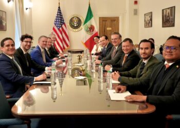 Las delegaciones de México y Estados Unidos dan inicio a la revisión del T-MEC, un paso clave para la economía de ambos países.