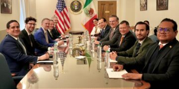 Las delegaciones de México y Estados Unidos dan inicio a la revisión del T-MEC, un paso clave para la economía de ambos países.