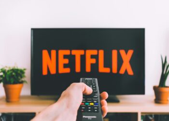 Decisión de justicia italiana puede obligar a Netflix a reembolsar a sus suscriptores por aumentos no legales.