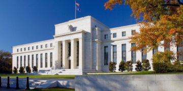 La Reserva Federal de EE.UU. decide mantener las tasas de interés entre el 3.5 y el 3.75 por ciento, ¿qué significa esto?