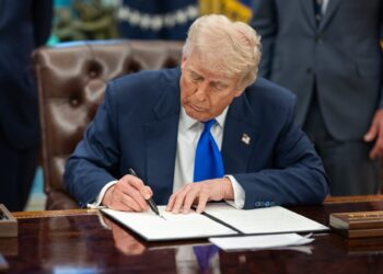 Donald Trump hará historia al estampar su firma en billetes de dólar, una decisión sin precedentes en EE.UU.