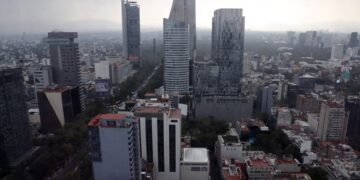 Los trámites burocráticos elevan costos y desincentivan la inversión en la industria musical en México.
