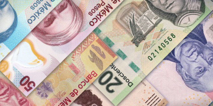 La economía mexicana muestra signos de desaceleración, lo que lleva al sector privado a ajustar sus expectativas de crecimiento.