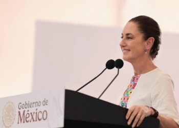 Claudia Sheinbaum destaca orgullo nacional y anuncia beca en Palenque