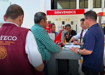 Descubre cómo el operativo de Profeco en gasolineras impacta en los precios de los combustibles en México.