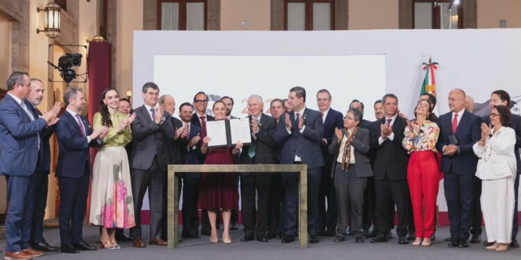 El acuerdo firmado por el gobierno busca fortalecer la producción de acero nacional y su impacto económico.