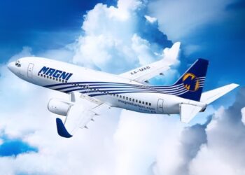 La aerolínea Magnicharters ha solicitado un concurso mercantil en la CDMX debido a su insolvencia financiera, generando preocupación en el sector.