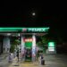 Pemex desmiente rumores sobre desabasto de combustibles en varias regiones, garantizando la producción y distribución continua.