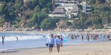 El turismo internacional en México creció un 11.9% en marzo, destacando la llegada de turistas fronterizos.