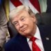 Un tribunal federal favorece al Gobierno de Trump, permitiendo el cobro del arancel global mientras avanza el proceso legal.