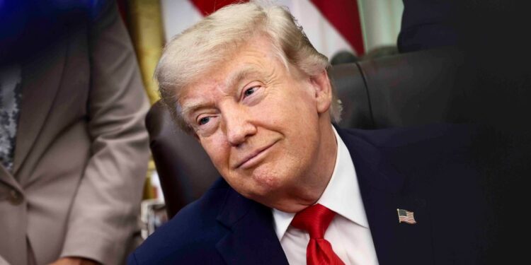 La reciente decisión de un tribunal federal favorece al Gobierno de Trump en su política arancelaria internacional.
