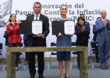 La presidenta Claudia Sheinbaum renueva el PACIC, asegurando que la canasta básica permanecerá en 910 pesos en el país.