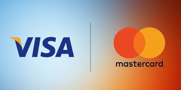 Los servicios financieros de Visa y Mastercard dejarán de funcionar en Cuba, impactando la economía de la isla.