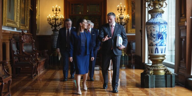 Ebrard asegura que no habrá modificaciones en aranceles para México después de la reciente decisión de Estados Unidos.